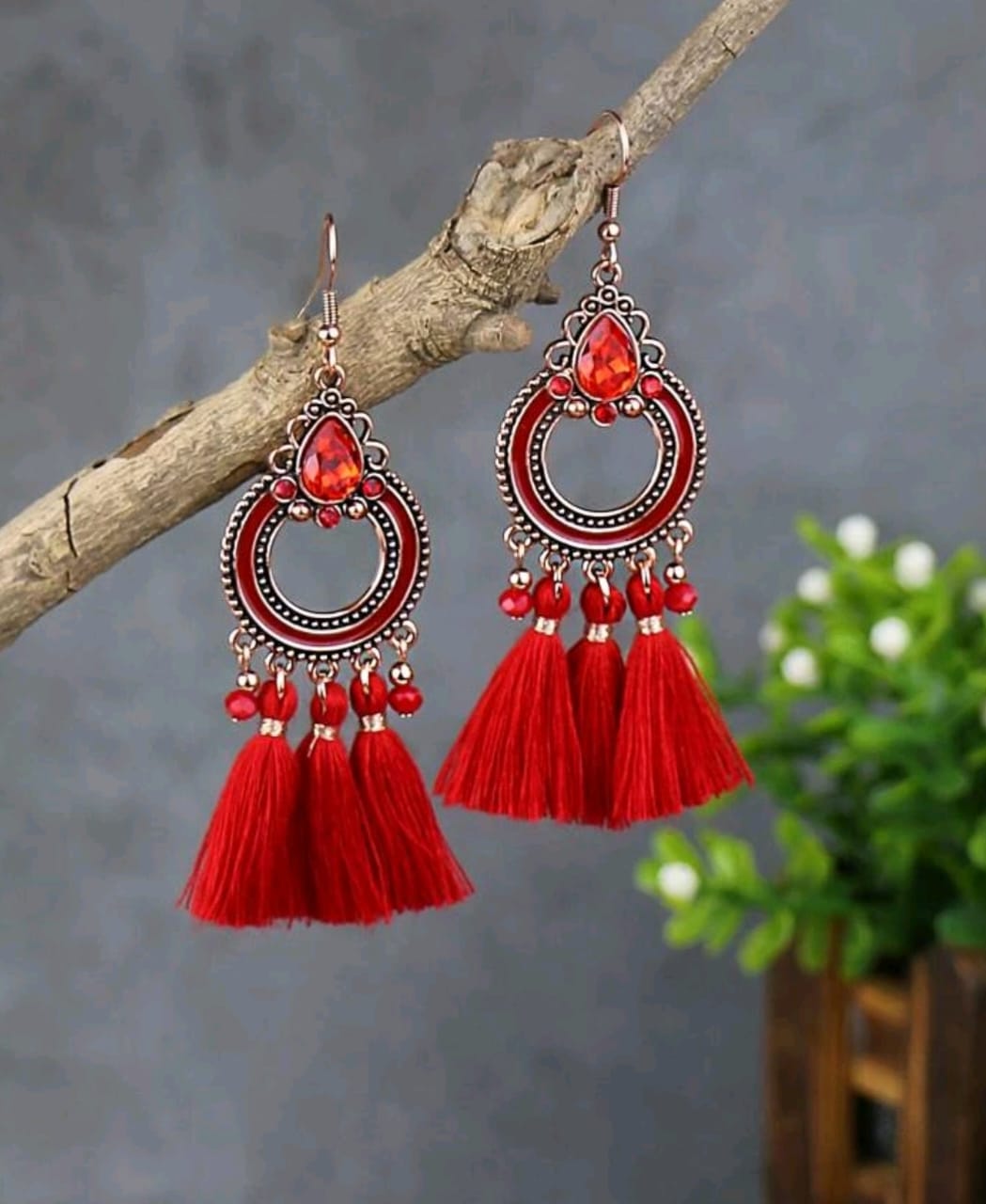 Emery Rose Tassel Decor Earring